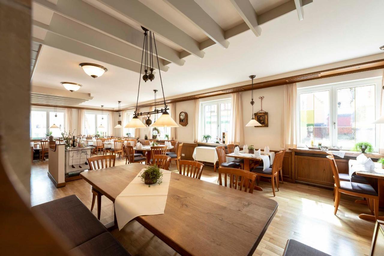 Hotel Gasthof Krone Niederstetten 외부 사진