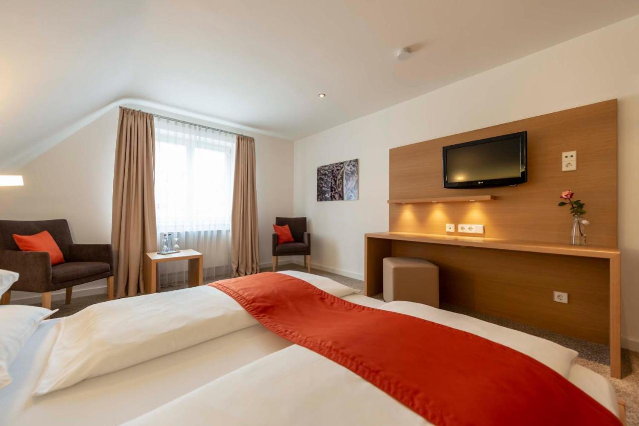Hotel Gasthof Krone Niederstetten 외부 사진