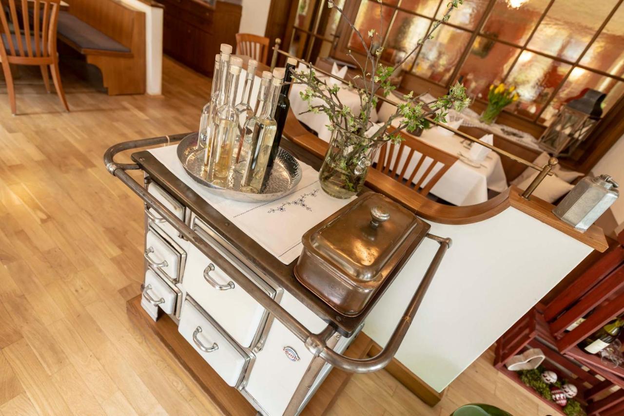 Hotel Gasthof Krone Niederstetten 외부 사진