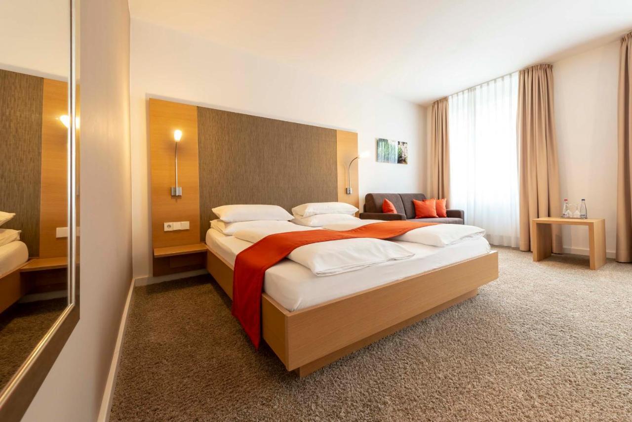 Hotel Gasthof Krone Niederstetten 외부 사진