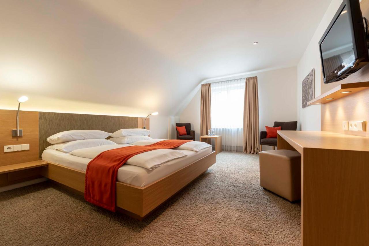 Hotel Gasthof Krone Niederstetten 외부 사진