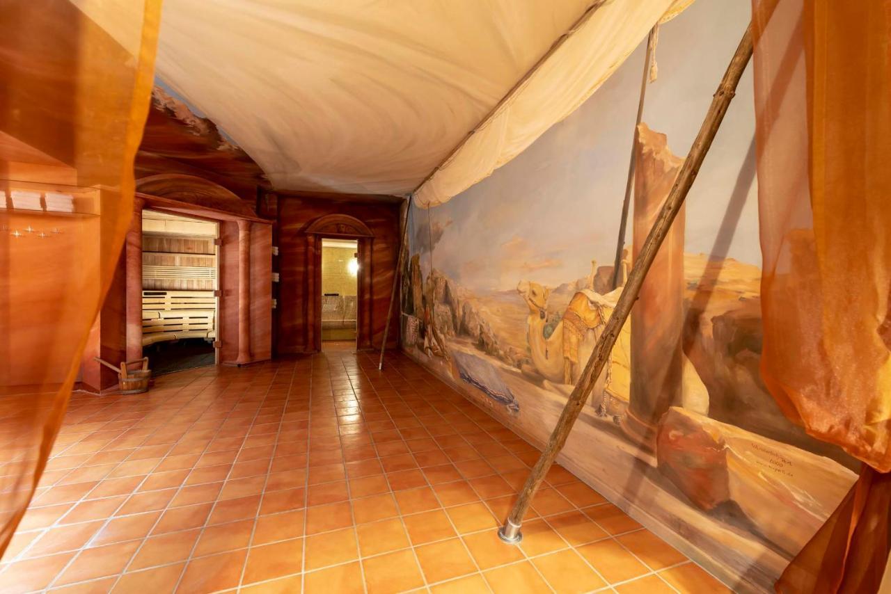 Hotel Gasthof Krone Niederstetten 외부 사진