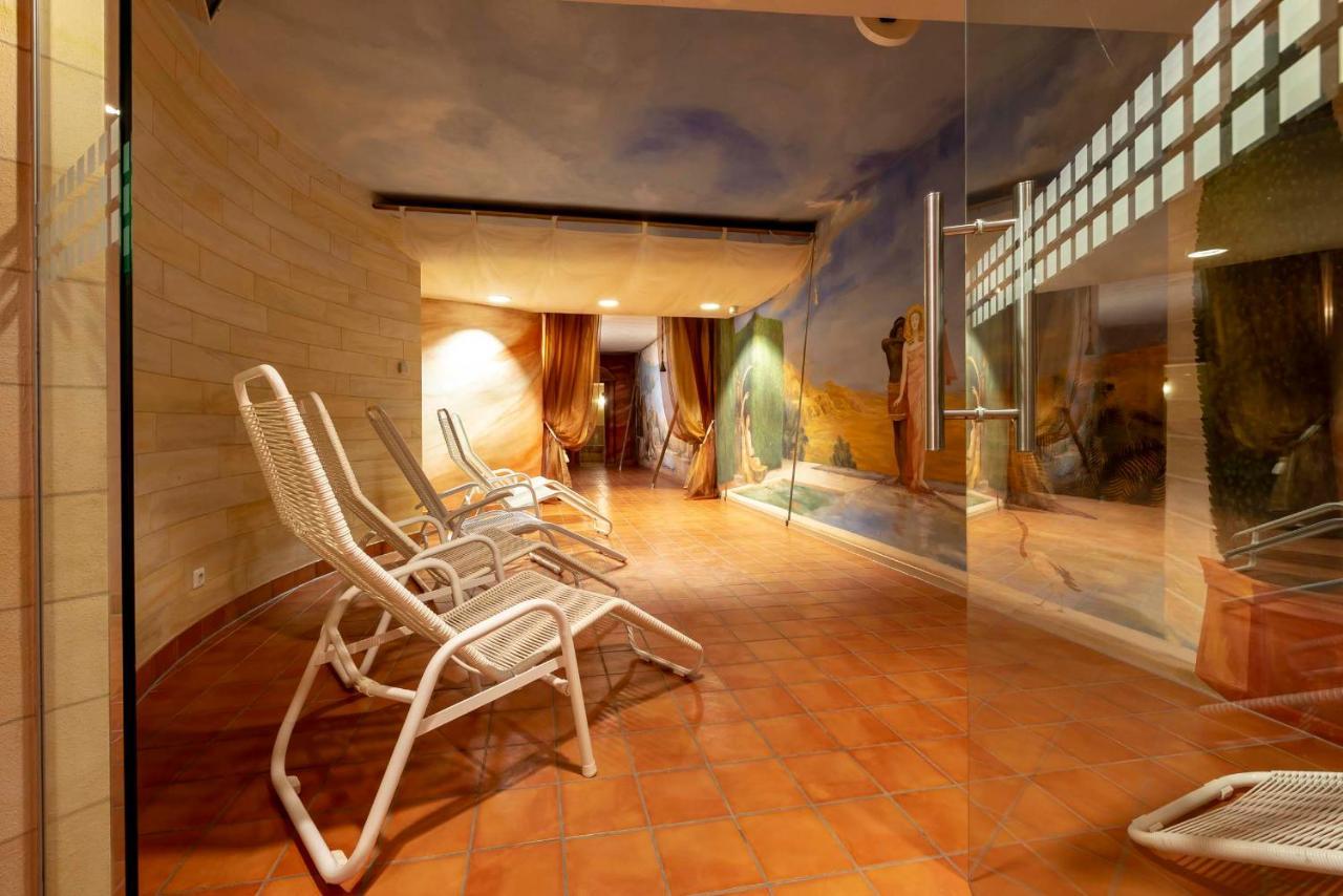 Hotel Gasthof Krone Niederstetten 외부 사진