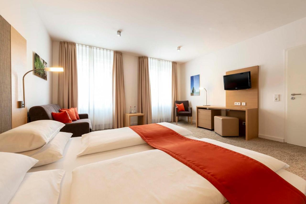 Hotel Gasthof Krone Niederstetten 외부 사진